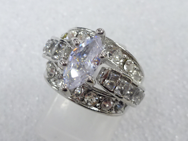 クリスタル　指輪(9号)